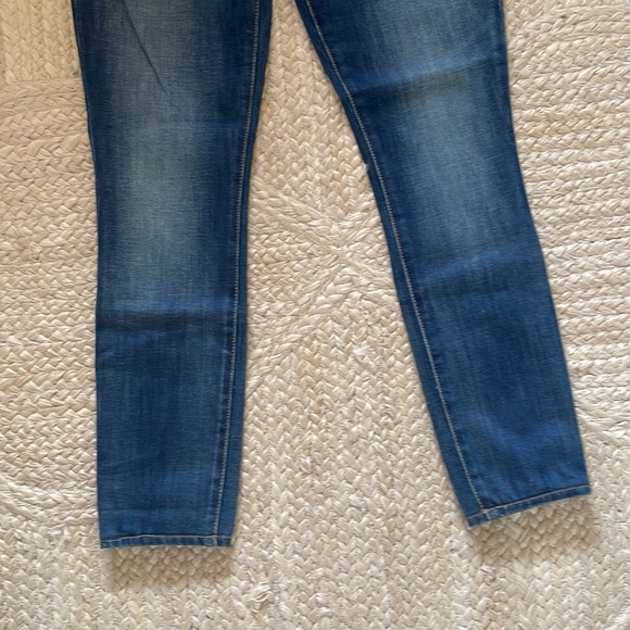 7 for all mankind Genevieve SUNB wash mid rise skinny Jean, size 27 - Picture 3 of 6